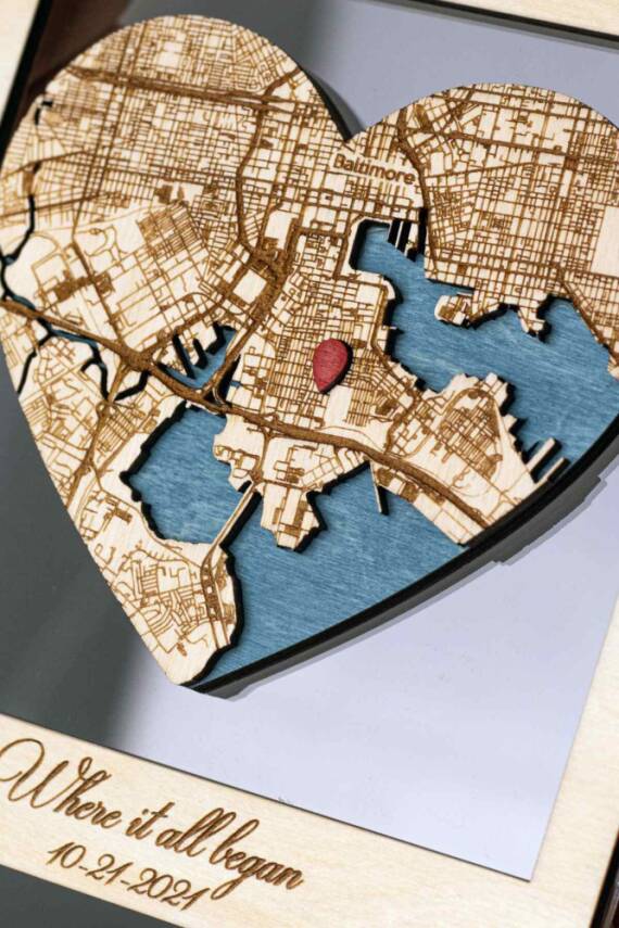 Где мы познакомились? – Деревянная карта с координатами в форме сердца - 2